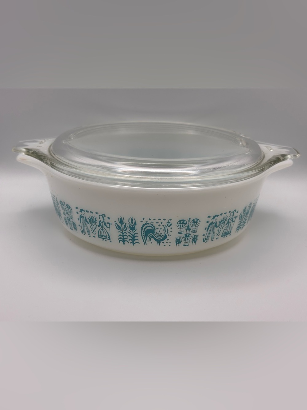 Vintage Pyrex 1-Pint Round Casserole Dish, Amish Butterprint #473